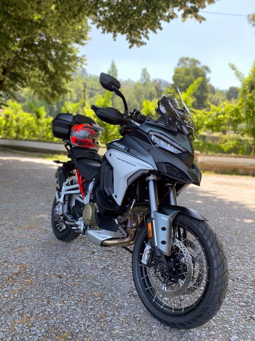 Ducati Multistrada V4S travel & radar