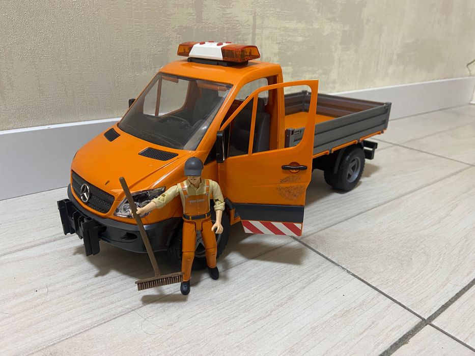 Ігровий набір Bruder «Дорожня служба»: Час наводити лад!