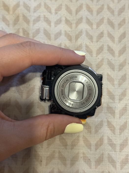 Об’єктив Nikon Coolpix A100
