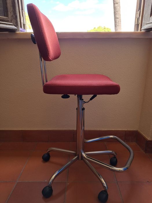 Cadeira de estirador como nova