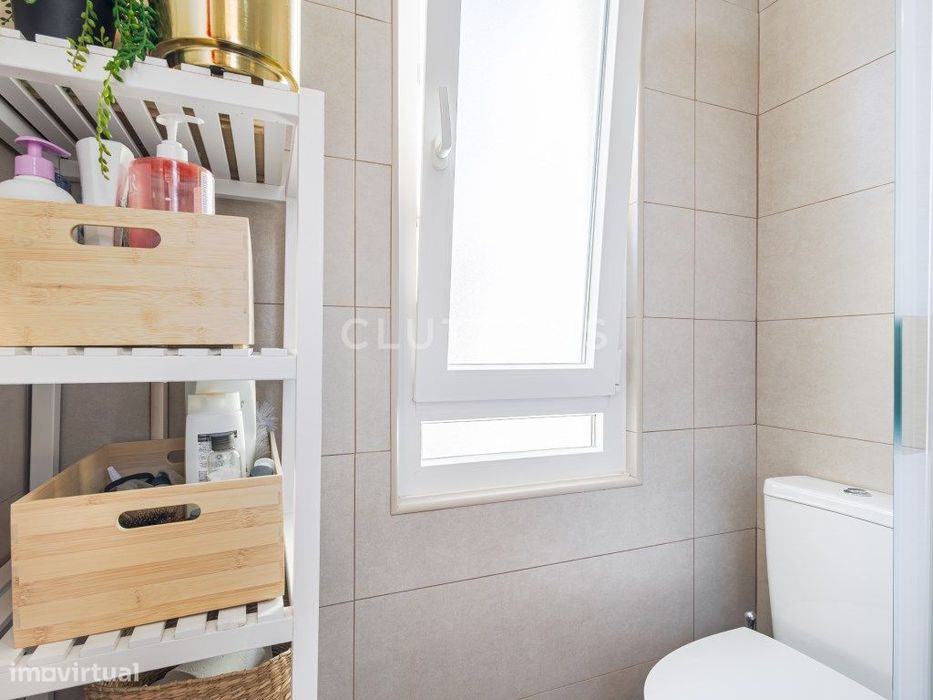 Venda Apartamento T3 , 112 m2 Renovado Varanda, Estefânia - Lisboa