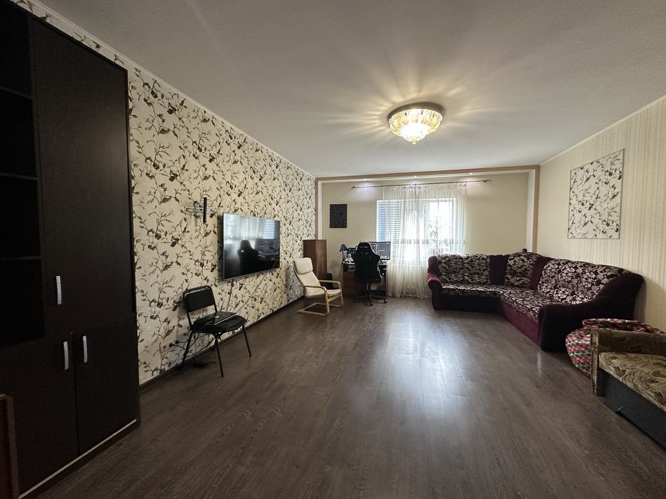 **Частина Будинку в Центр. Районі 157 кв.м. З Ремонтом!