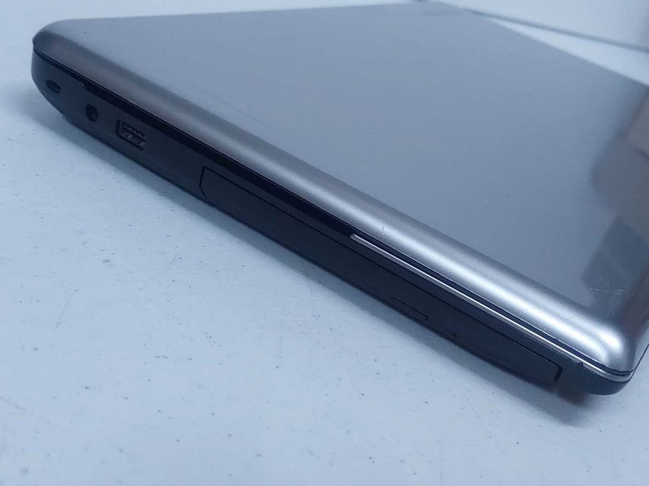 Toshiba i3 SSD 8Gb Ram bateria boa