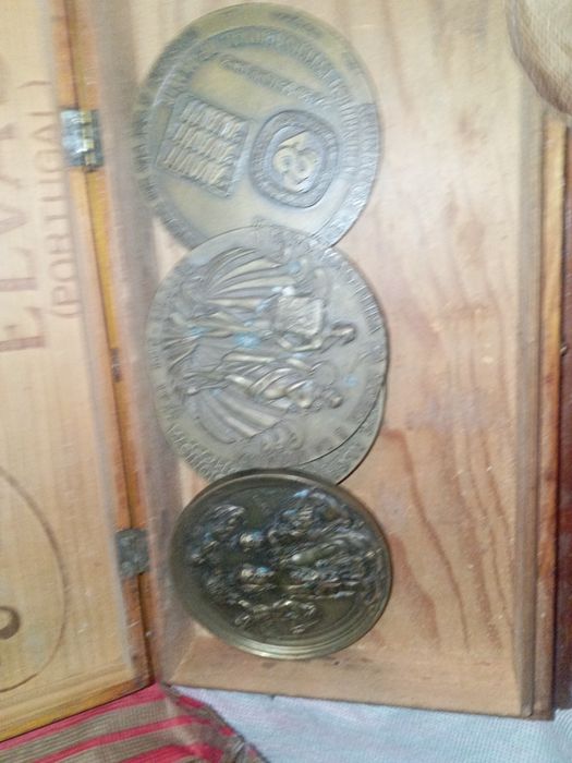 Lote de medalhas antigas