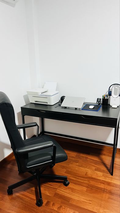 Secretaria e Cadeira