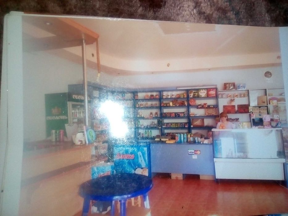 Продам  магазин,  можна  під  житло - по *ціні пів гаража*,  терміново