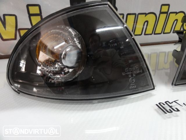Pisca frontal BMW E46 limo / touring 4p 98-01 Fundo Preto