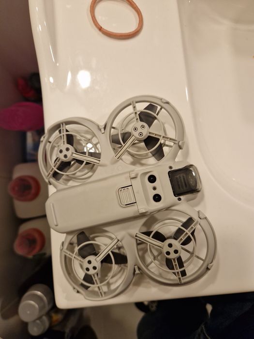 Dron DJI Neo + etui do transportu