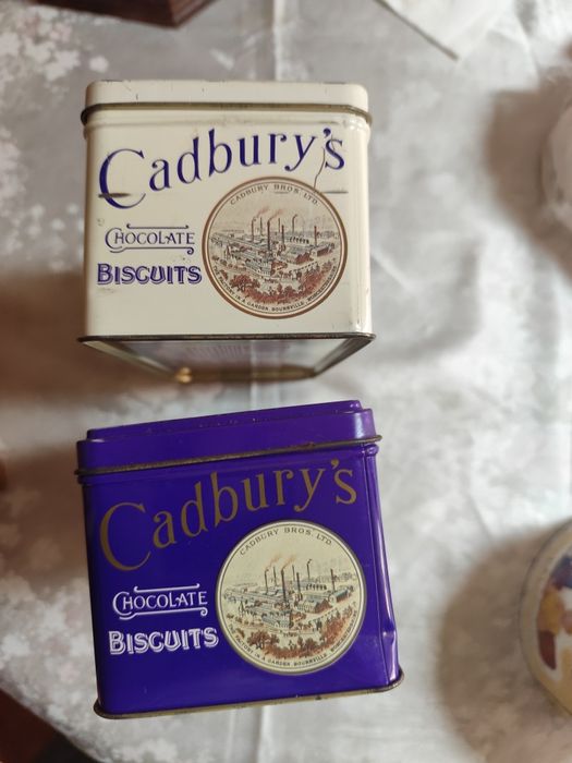 Caixas de latão antigas