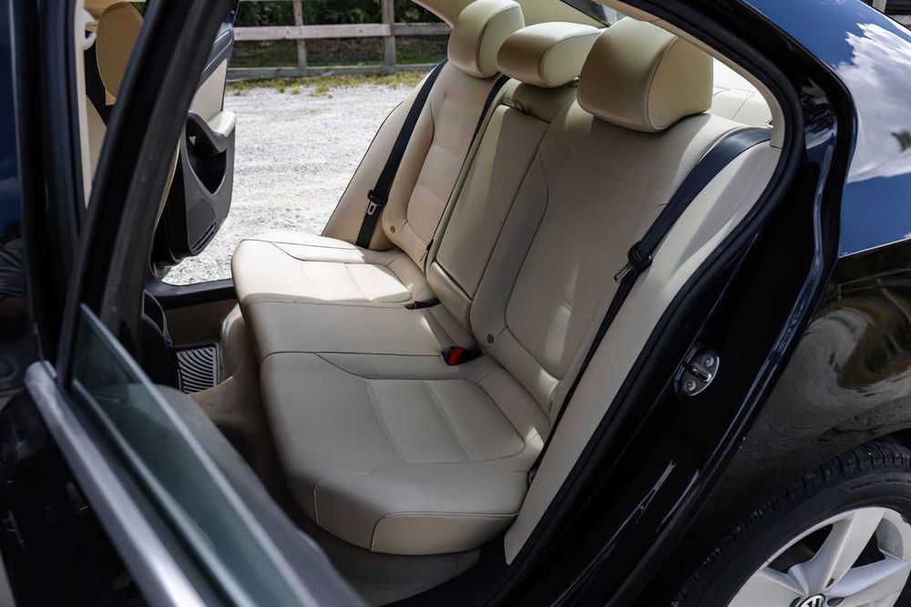 Volkswagen Jetta      2013