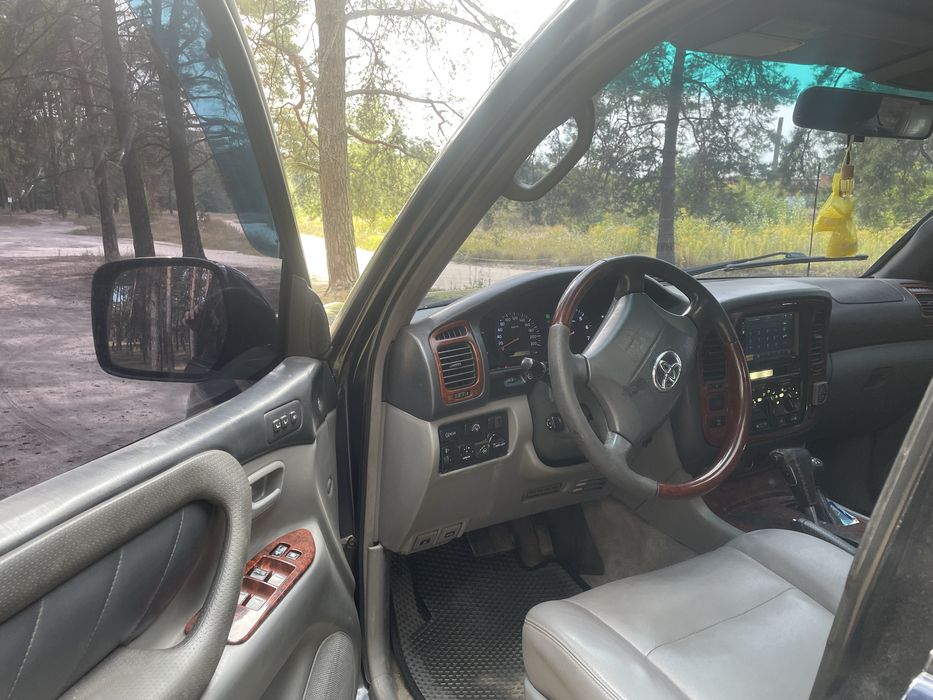 Toyota Land Cruiser 100