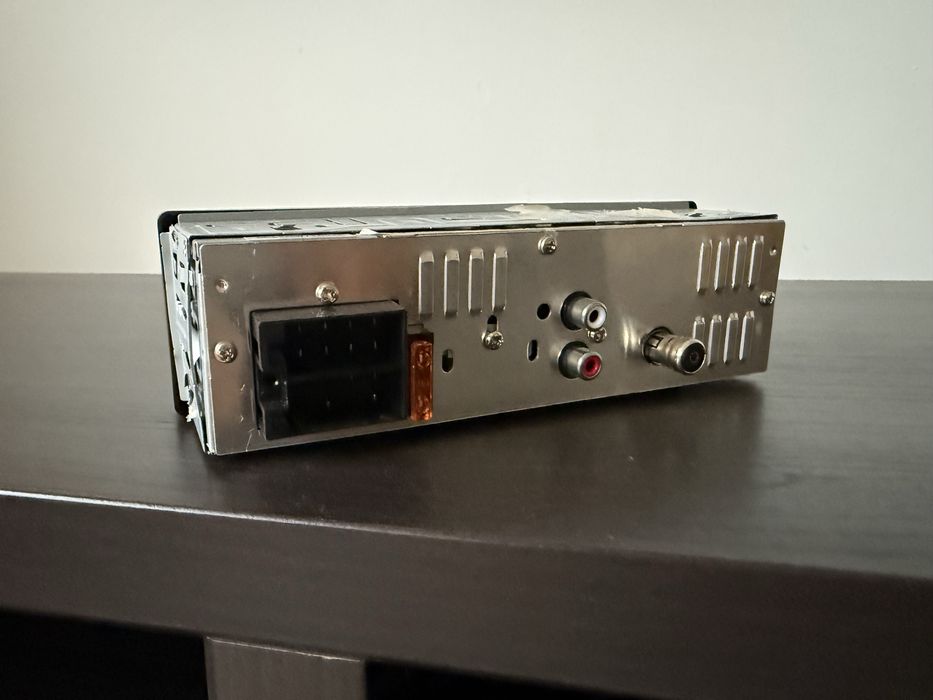 Radio Caliber auto c/ USB