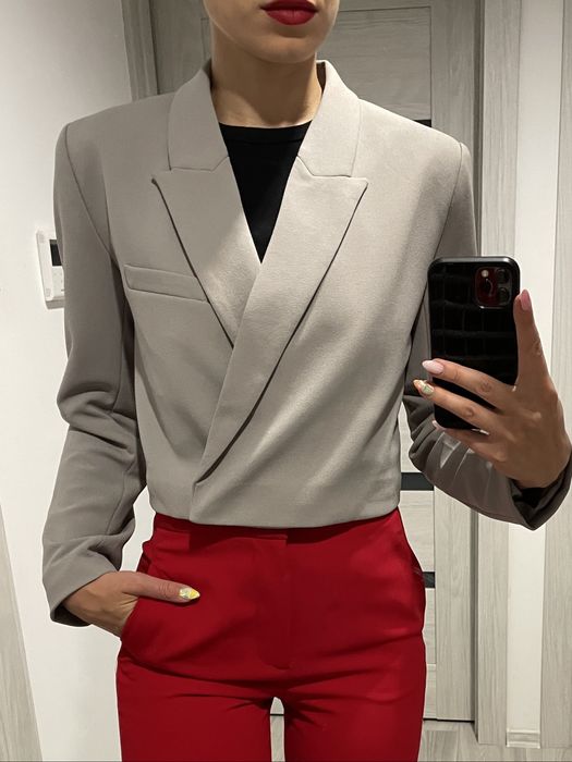 Krotka szara marynarka | krój crop | jasnoszara elegancka
