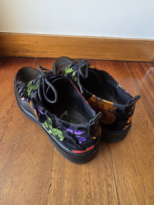 Sapatos verniz e veludo 39