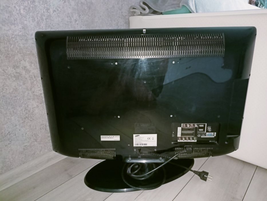 телевизор Samsung 32