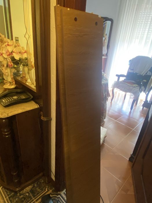 Mobília Completa de Quarto em Madeira – Roupeiro, Cama, Cómoda, Secretária e 2 Mesas de Cabeceira
