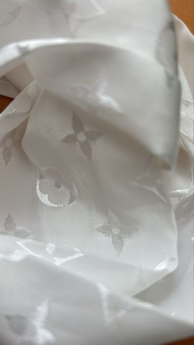 Чалма, повʼязка в стилі  Louis Vuitton
