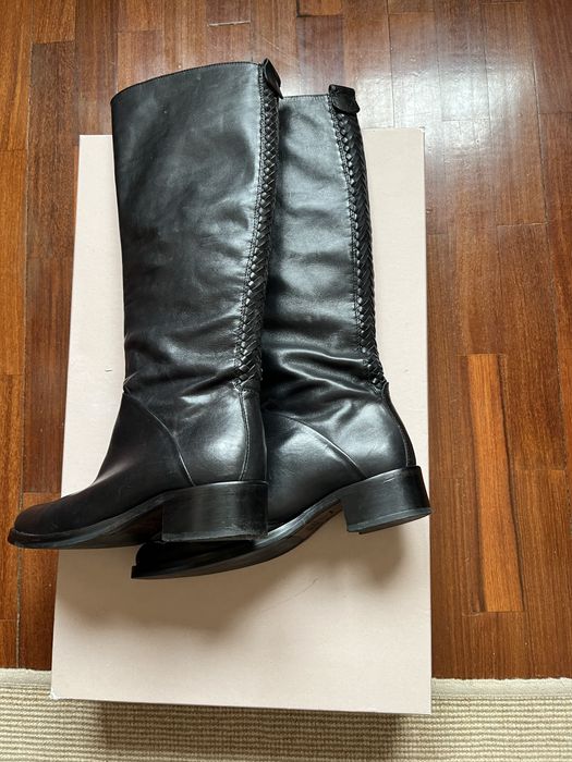 Botas pretas de pele da Uterque, nº 37, (26 cm)usadas algumas vezes.