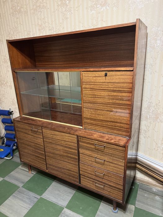 Шкаф для посуды