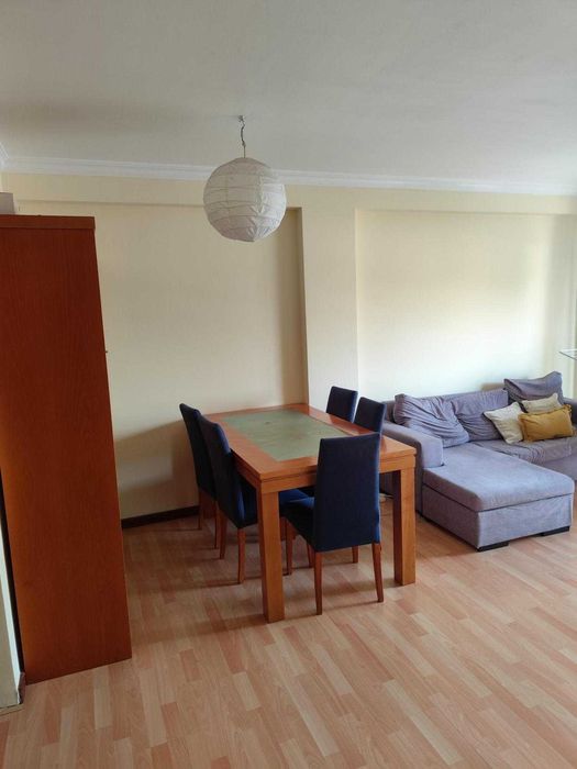 Quarto em apartamento T3