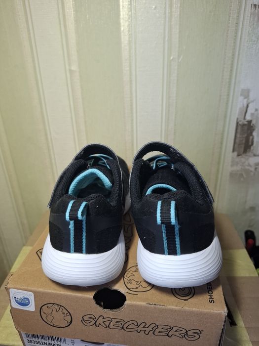 Кросівки Skechers 26 розмір.