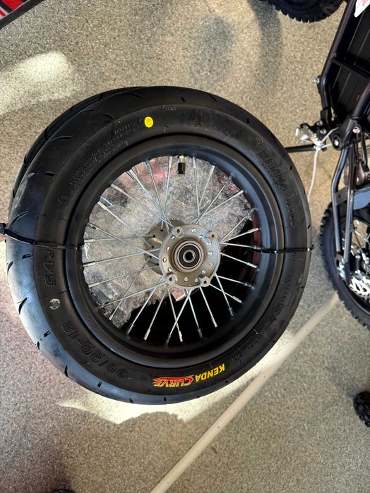 Komplet kół MRF ER 2.0 kW SM na asfalt - nowe zestawy od 4xmoto.pl