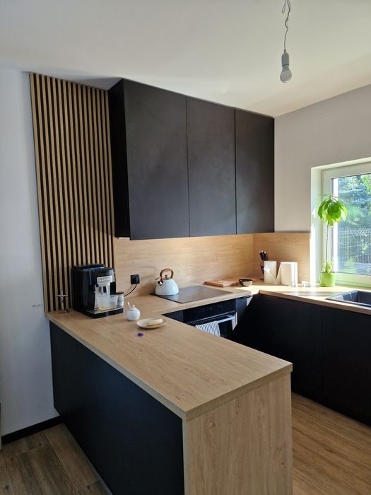 Meble na wymiar. Kuchnie-Szafy-Garderoby-Łazienk. (BLUM)