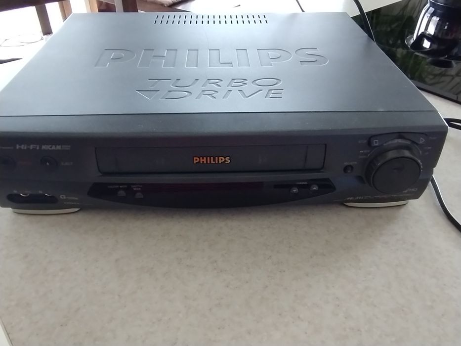 Відео магнітофон PHILIPS