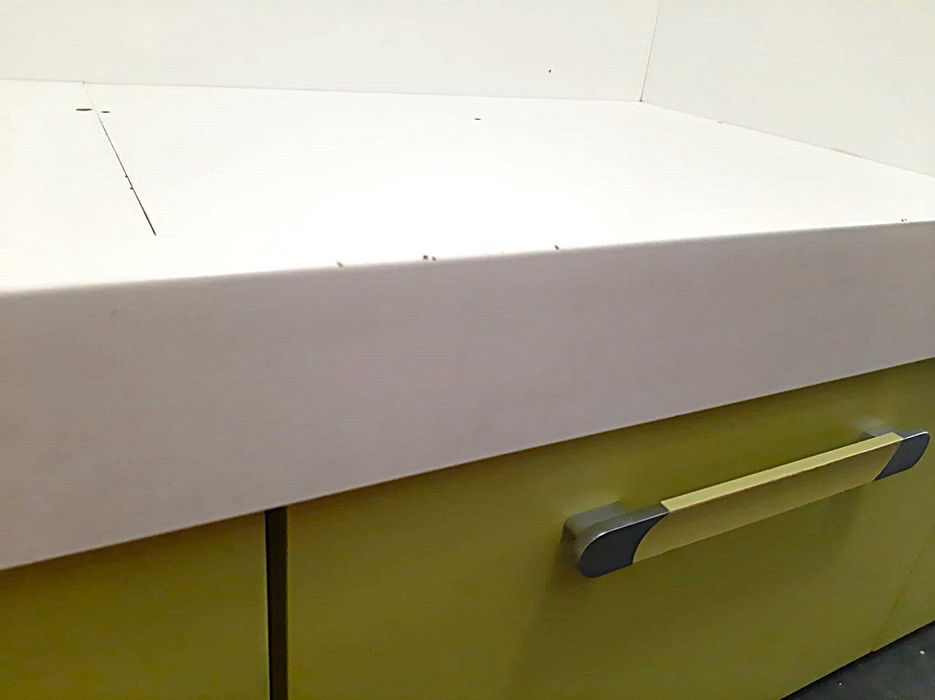 Cama e mesa de cabeceira criança / jovem CassinaKids