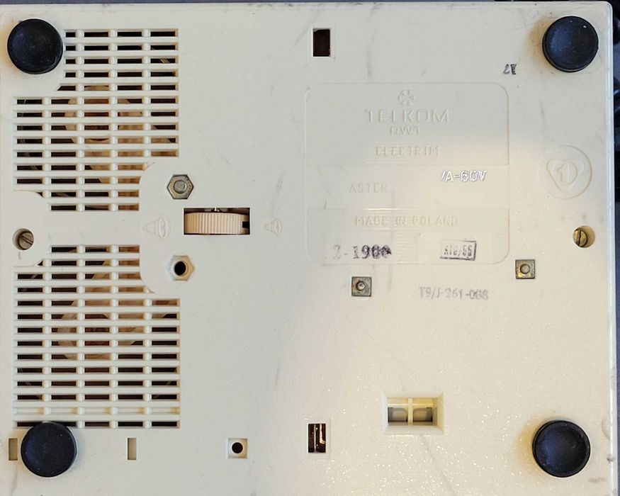 Telefon RWT Aster bażowy.