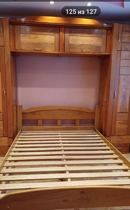 Продам спальный гарнитур с дуба.