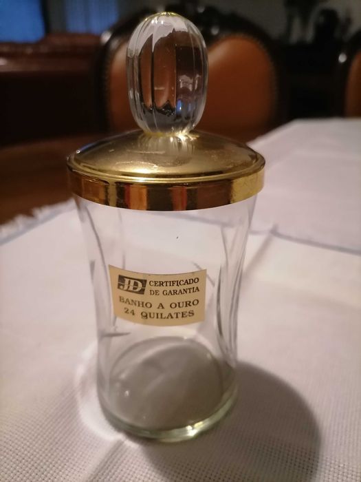 Cinzeiro e pote em cristal e banhado a ouro