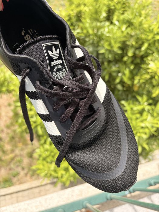 Ténis Adidas originais – pretos/brancos – nº 46
