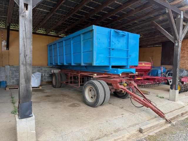 Przyczepa rolnicza/budowlana Fruehauf, kiper do tyłu, ładowność 14 ton