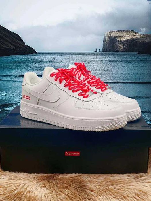 Nike Air Force 1 Low Supreme White R.42,5