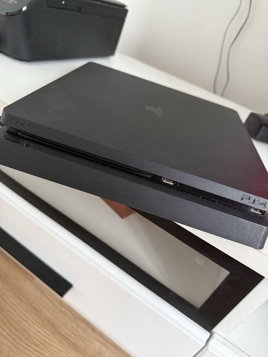 Ps4 w zestawie z 7 grami