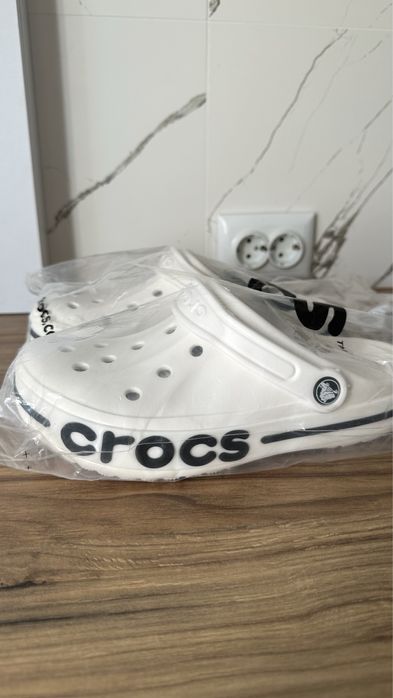 Продам новые кроксы