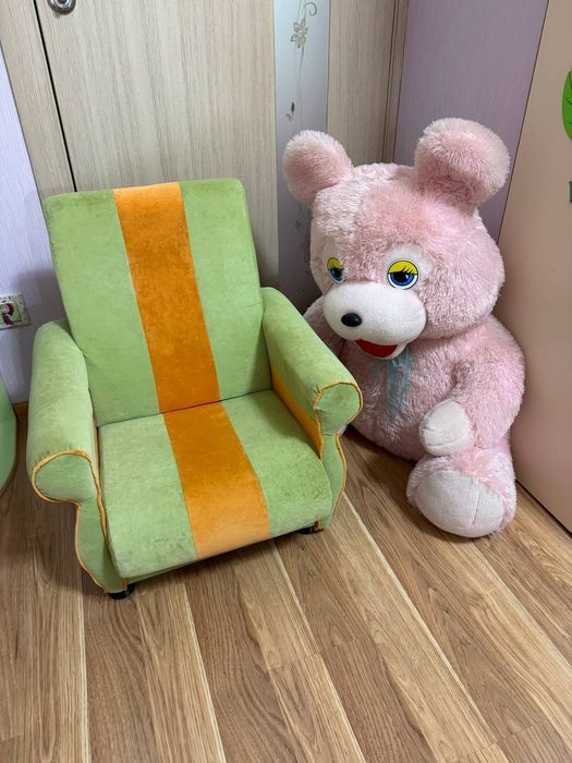 Продам детское велюровое кресло