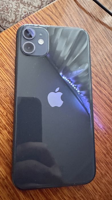 Телефон iPhone 11