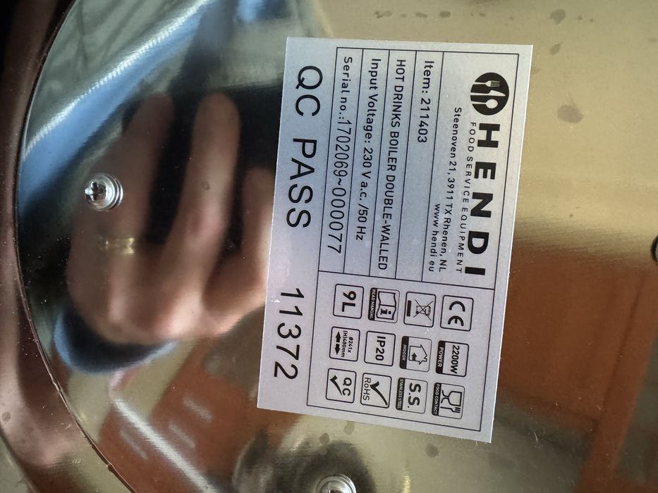 Электрокипятильник с двойной стенкой Hendi 9л. Арт. 211403