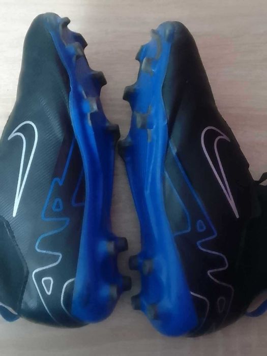 Buty pilkarskie korki
