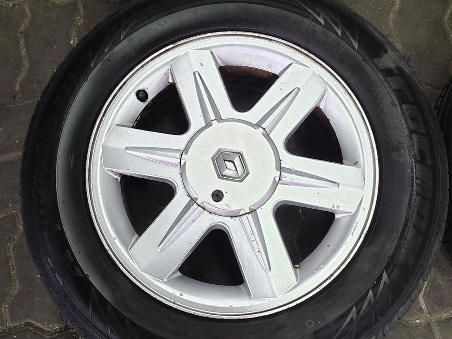 JANTES RENAULT R16 COM PNEUS 225/60 FURAÇÃO 5X108