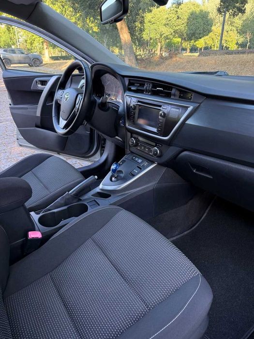 Toyota Auris hybrid 1.8