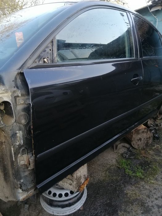 Пасат б5 двері передні