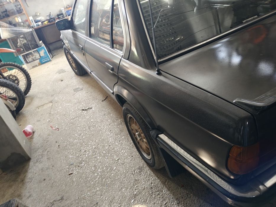 BMW e 30 1800i  com inspeção