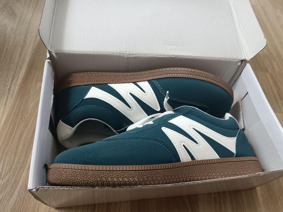 Rewelacyjne adidasy 40