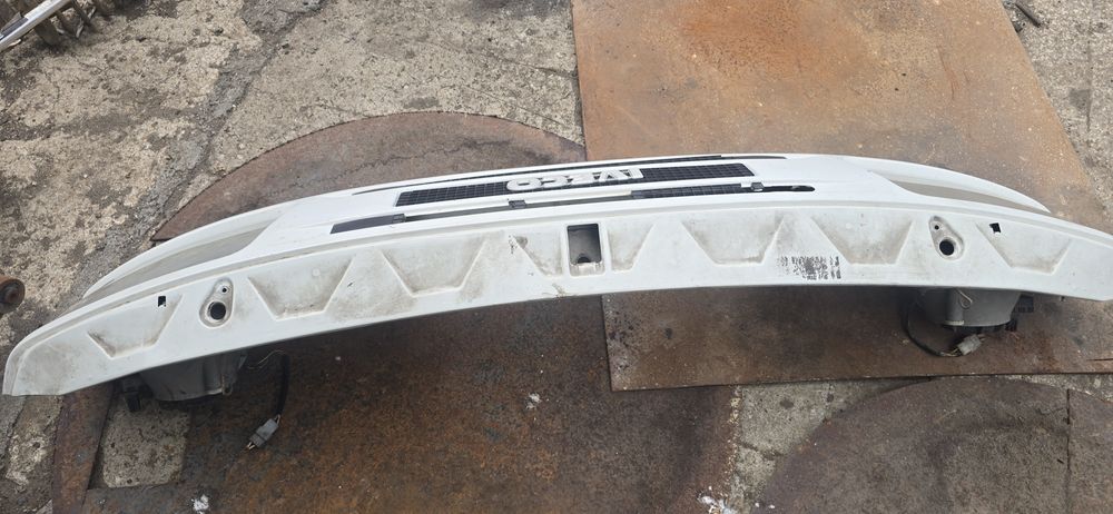 Lampa przód kierunkowskaz Pas przedni  atrapa Gril Iveco 3510