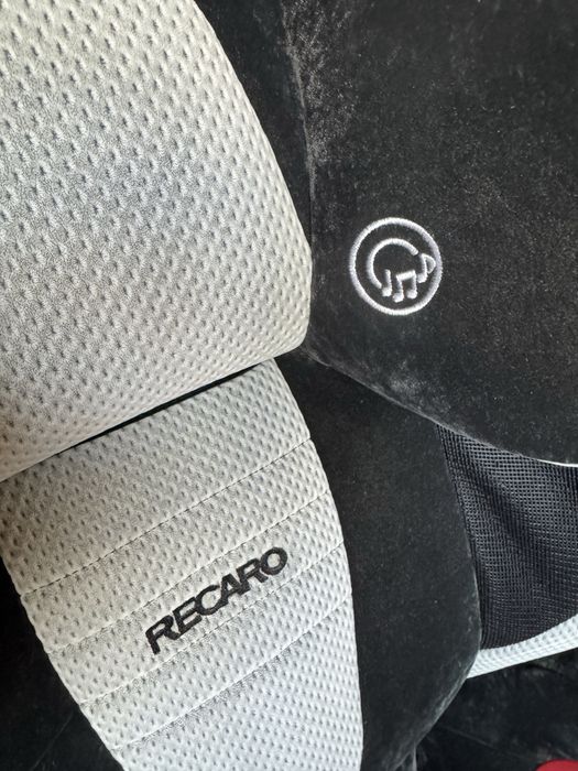 Дитяче автокрісло Recaro Monza Nova 2 Seatfix (група 2/3, 15–36 кг, ISOFIX)