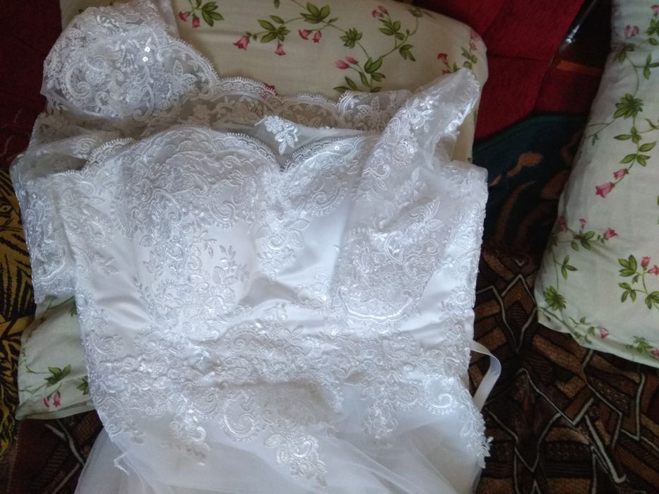 Свадебное платье