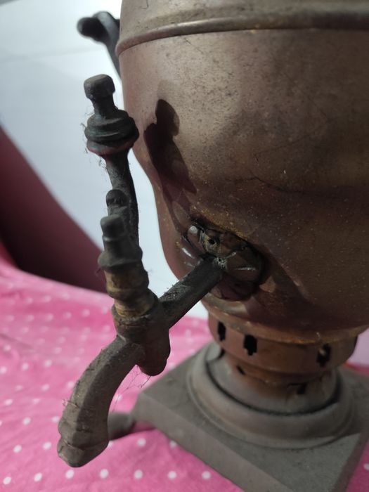 Samovar russo antigo.